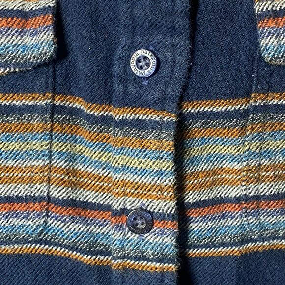 PATAGONIA Women’s "Fjord" Flannel Gaucho Striped Long Sleeve Outdoor Shirt, 6 - Picture 4 of 6